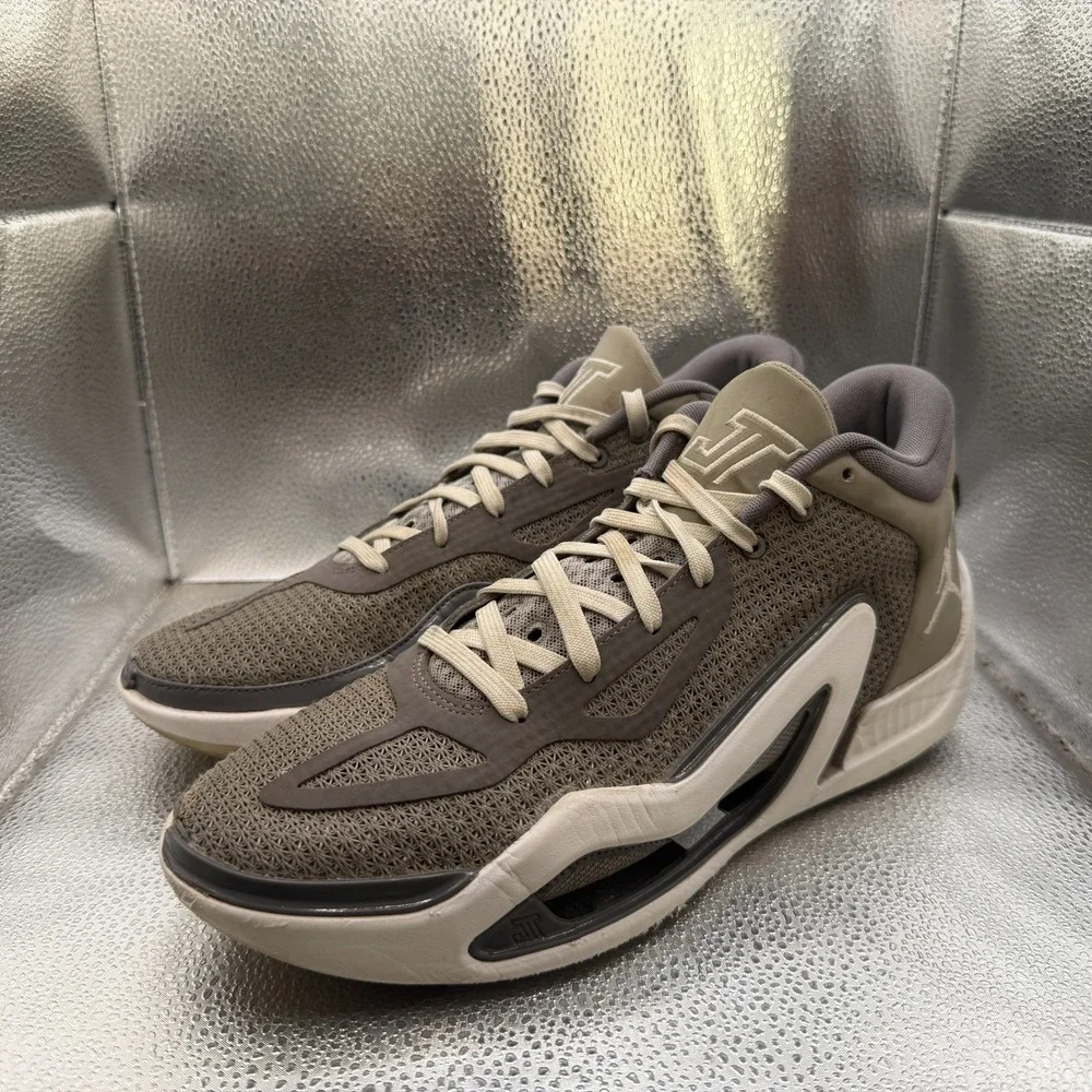 Jordan size 10